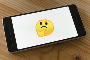 To Emoji or Not to Emoji? Top 10+ Emojis for Emails & Subject Lines!