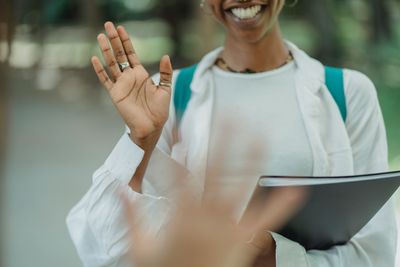 How to End a Professional Email and Leave a Lasting Impression [Examples]