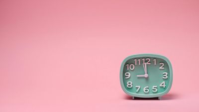 What Are the Best Times to Cold Call and Reach Your Prospects?